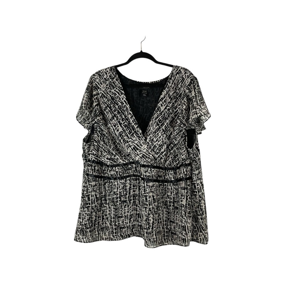 Lane Bryant Black White Abstract Print Surplice Flutter Sleeve Top Size 22/24W